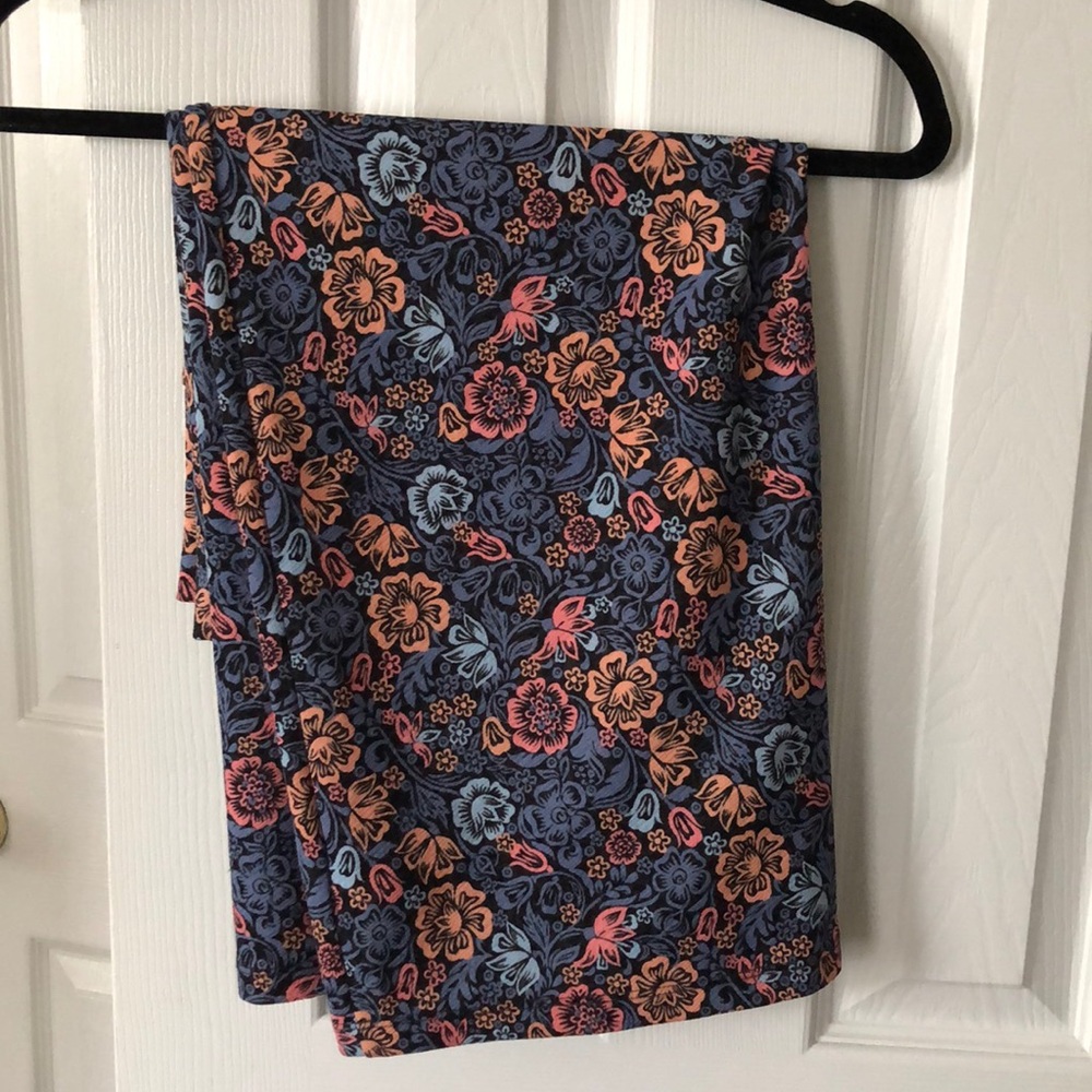 LuLaRoe Cassie pencil skirt